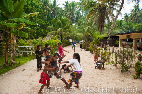 南洋の子供は子供らしい生活