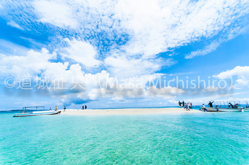 長い年月かけて出来上がったバラス島