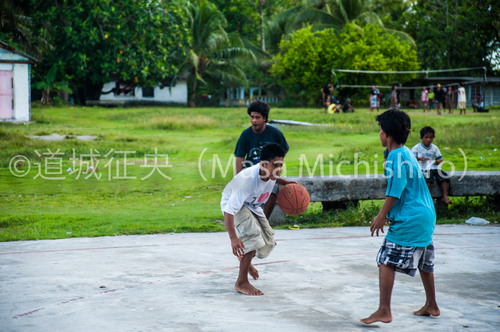 南洋に扁平足はいない