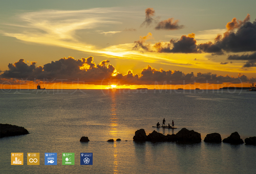 マジュロ環礁の夕陽