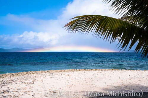 海面に並行な虹、出現