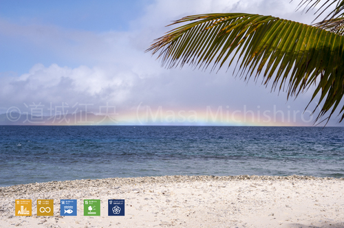 水面に平行な虹
