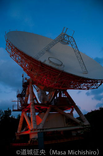 父島の電波望遠鏡