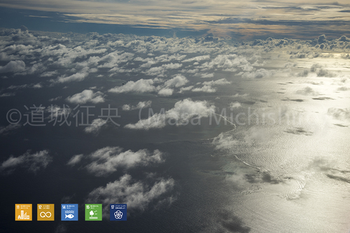 サンゴ礁の夕陽