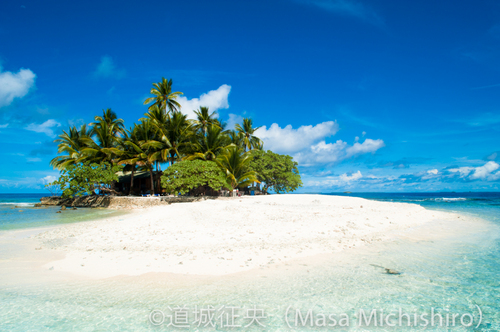 向きの変わるジープ島のビーチ