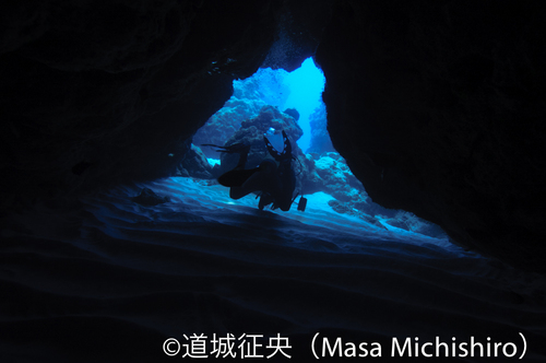 ヤップ島の洞窟ポイント