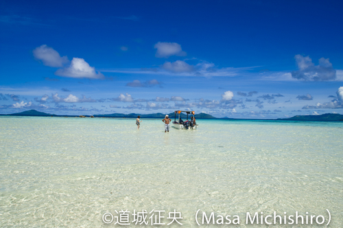 砂州でのんびりと