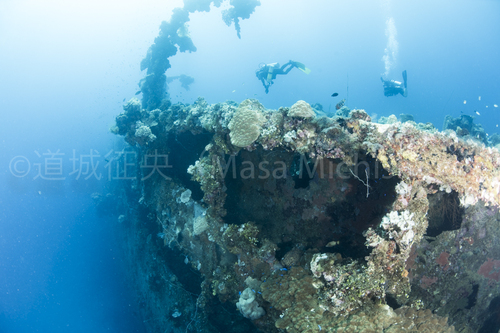 狭いデッキの富士川丸