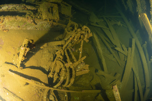 自転車が残る天城山丸